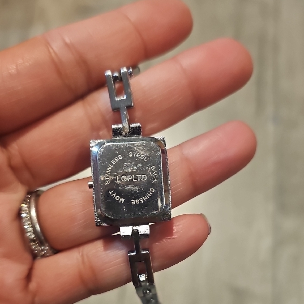 VINTAGE Elegant Silver Women's Watch - Picture 4 of 5